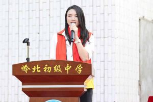 华体会hth·(体育)(中国)官方网站集团陈文舒一行到湛江爱心助学